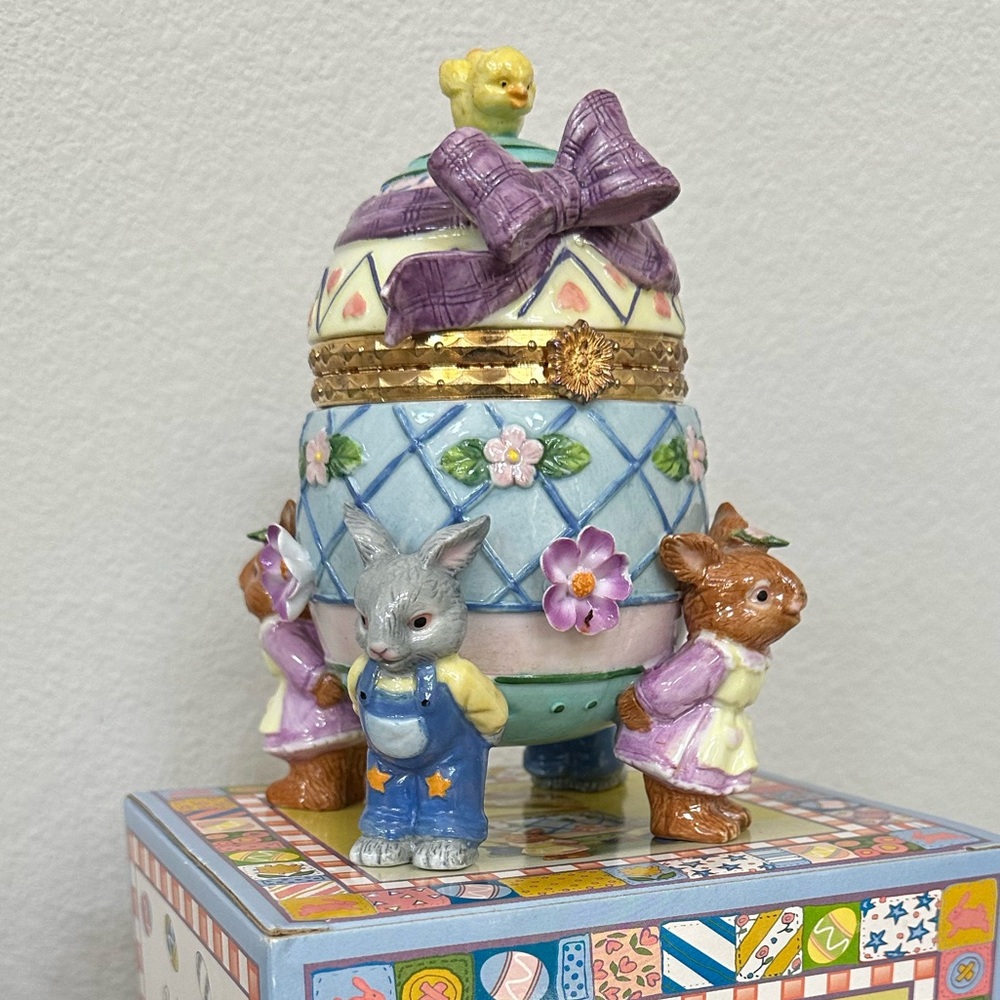Porcelain Decorative Easter Egg Box with Bunny Figurines Spring